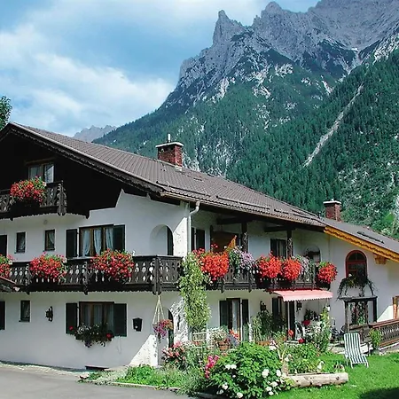 Διαμέρισμα Gaestehaus Manfred Mittenwald